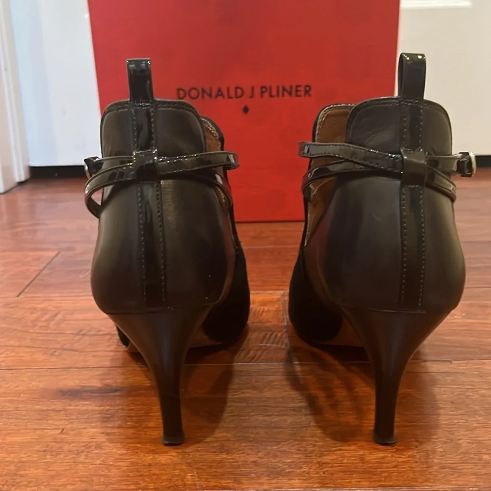 Donald Pliner high heeled bootie